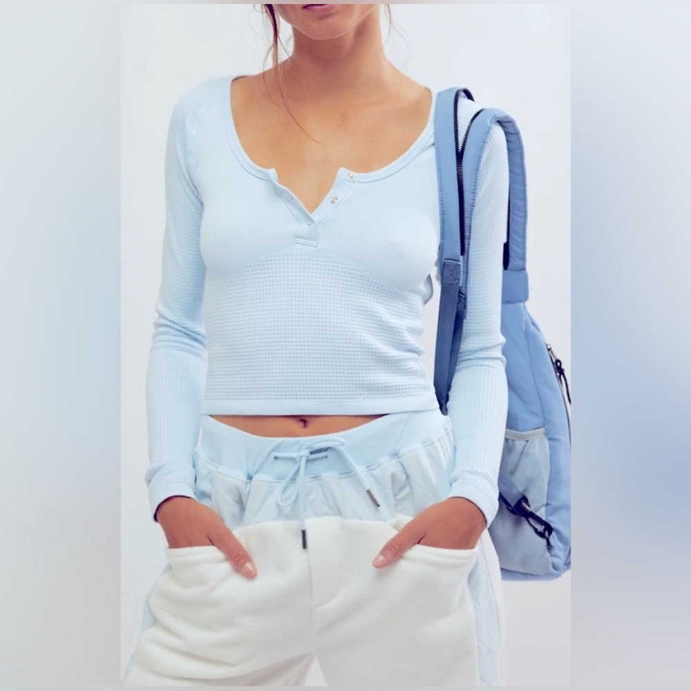 Free People Movement Bail Out Long Sleeve Layer in Light Blue NWT - Picture 2 of 6